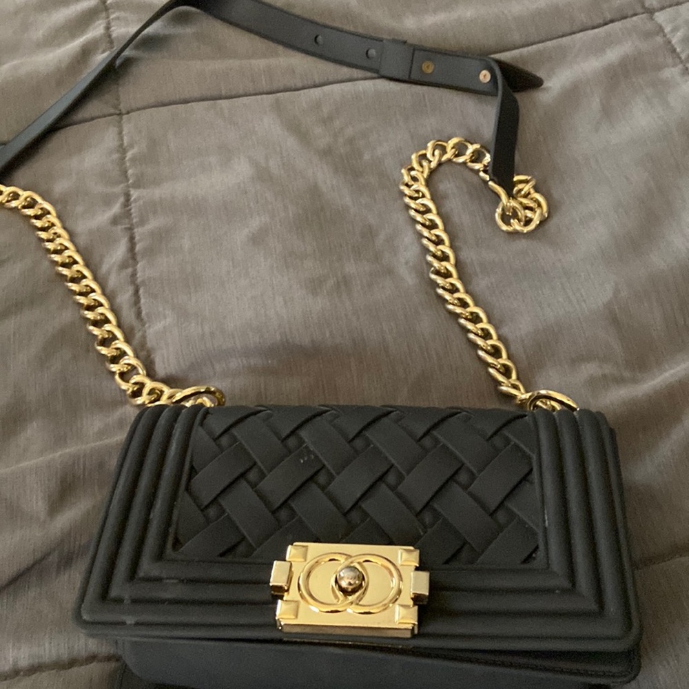 Black jelly purse